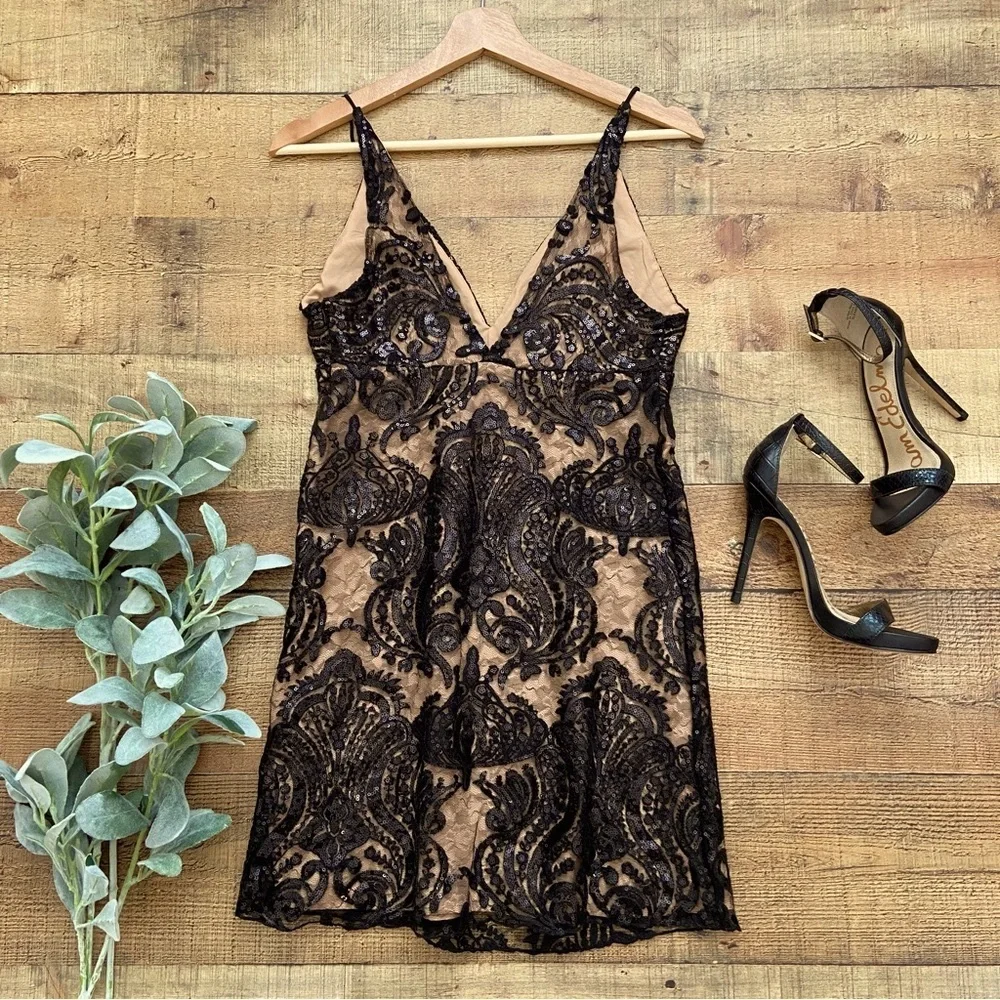 Dress Lace Free People ⭐️NWT Black Nude Lining, Sequins Sexy